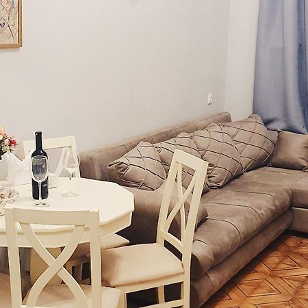 טביליסי Sofiko Apartment In A Legendary Building מראה חיצוני תמונה