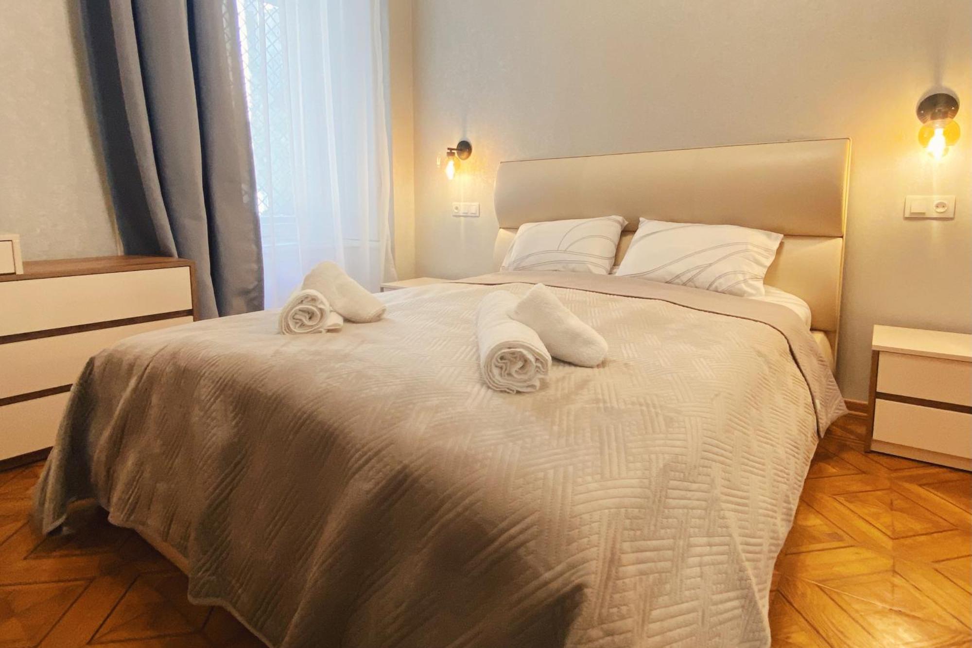 טביליסי Sofiko Apartment In A Legendary Building מראה חיצוני תמונה