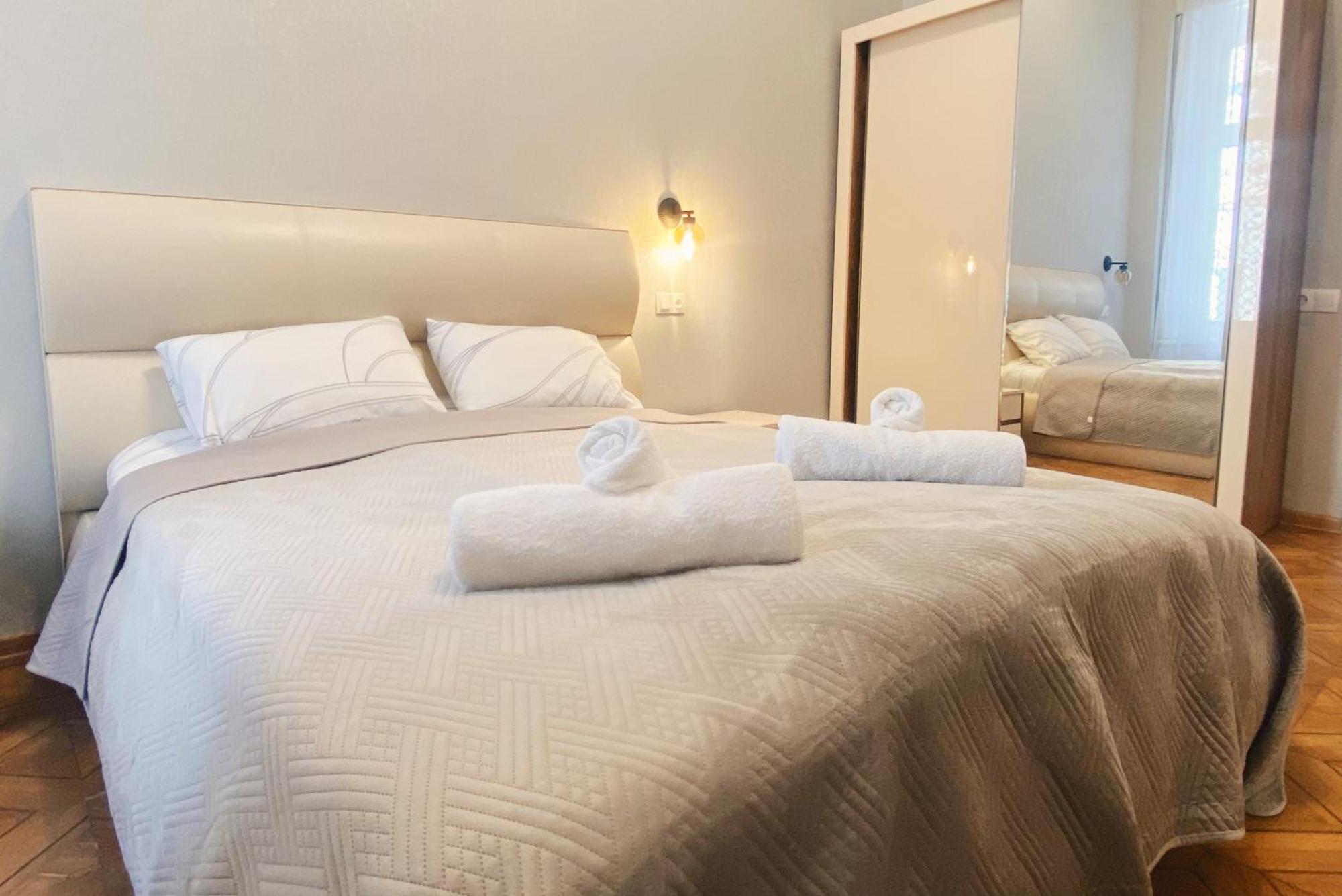טביליסי Sofiko Apartment In A Legendary Building מראה חיצוני תמונה