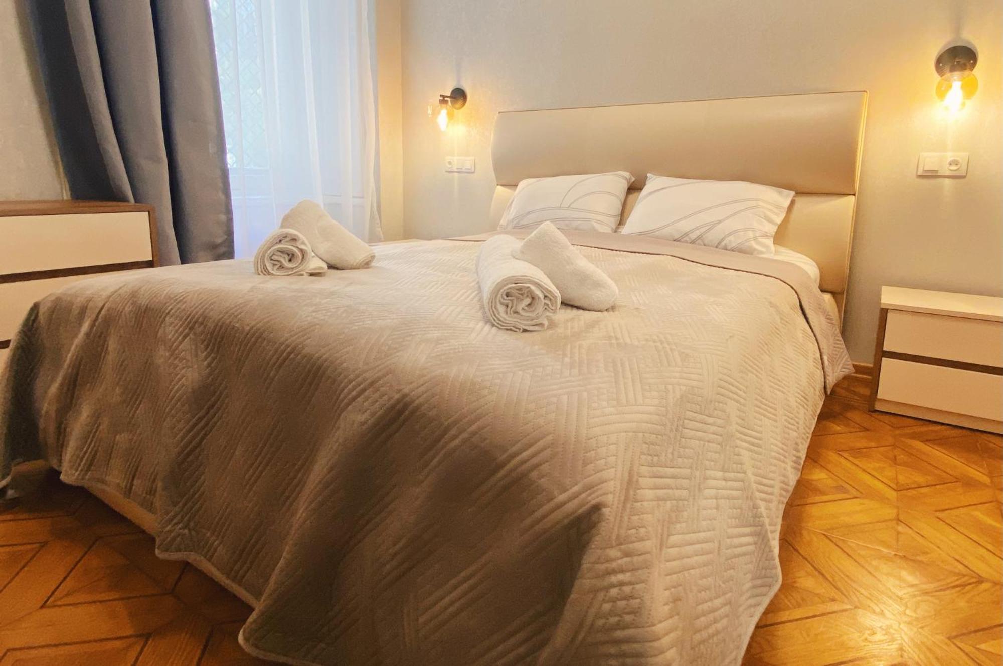טביליסי Sofiko Apartment In A Legendary Building מראה חיצוני תמונה