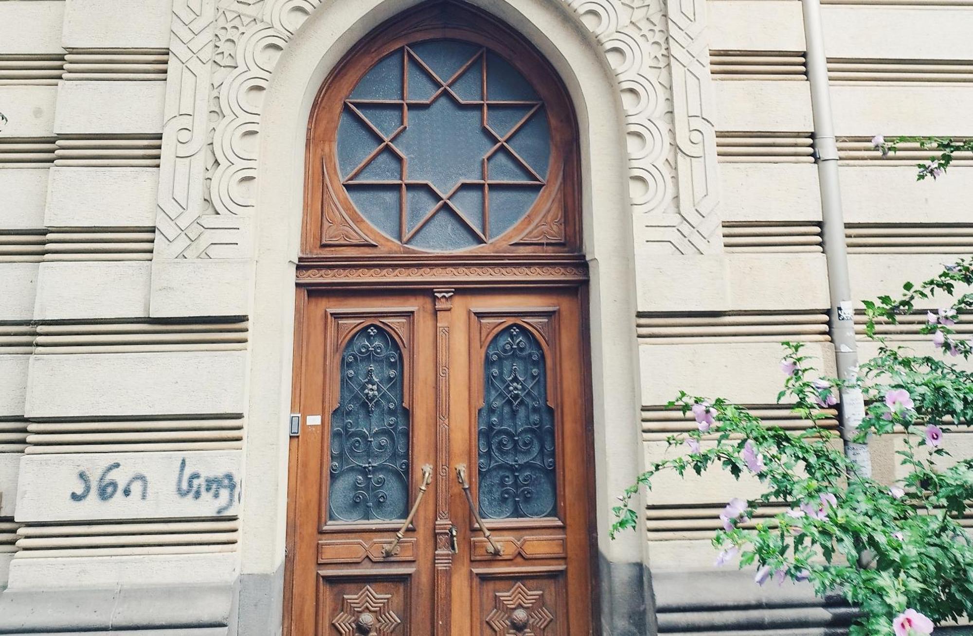 טביליסי Sofiko Apartment In A Legendary Building מראה חיצוני תמונה